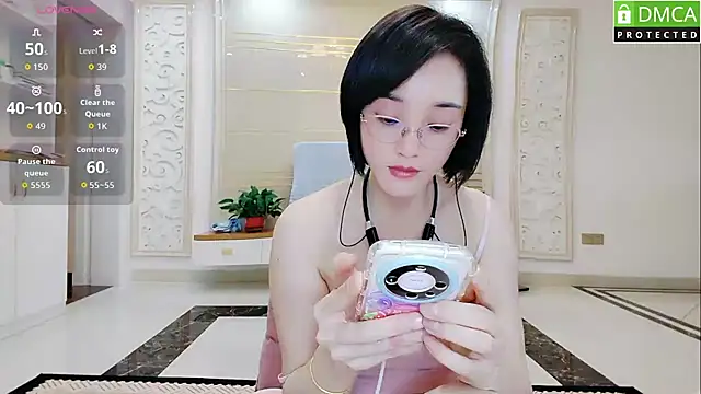 Nana-NN online show from 05/15/26, 09:40