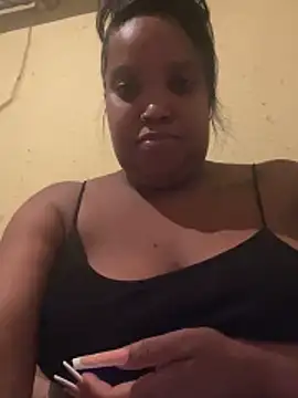 Snapshot of friendlybitch22 chatting on 03/18/26, 06:42 friendlybitch22 online show from 03/18/26, 06:42