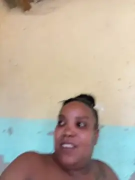 Snapshot of friendlybitch22 chatting on 04/01/26, 09:54 friendlybitch22 online show from 04/01/26, 09:54