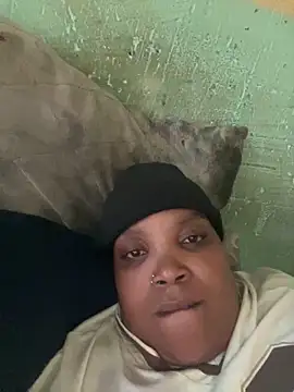 Snapshot of friendlybitch22 chatting on 04/08/26, 03:35 friendlybitch22 online show from 04/08/26, 03:35