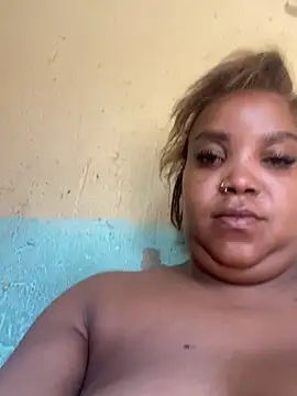 Snapshot of friendlybitch22 chatting on 04/11/26, 09:24 friendlybitch22 online show from 04/11/26, 09:24