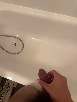 adhesivetn online show from 04/18/26, 05:37