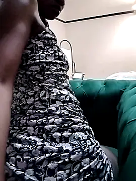 Latoya01 online show from 04/07/26, 07:37