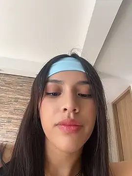 Mia-villalobos online show from 05/26/26, 02:15
