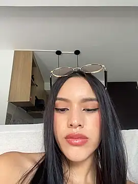 Mia-villalobos online show from 03/11/26, 02:00