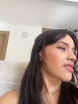 Mia-villalobos online show from 04/29/26, 01:48