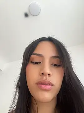 Mia-villalobos online show from 06/11/26, 02:03