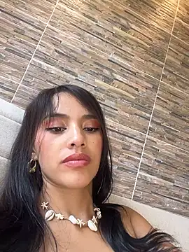 Mia-villalobos online show from 04/01/26, 04:37