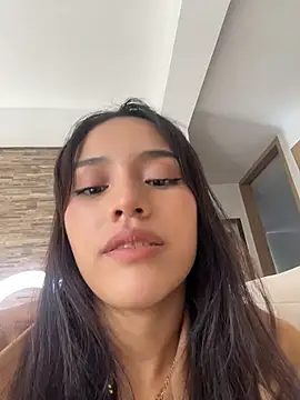 Mia-villalobos online show from 05/20/26, 02:14