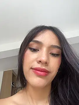 Mia-villalobos online show from 04/05/26, 03:19