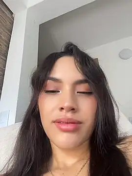 Mia-villalobos online show from 05/21/26, 01:30