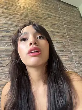 Mia-villalobos online show from 05/06/26, 02:54