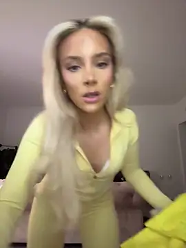 Naughtyblondex online show from 04/17/26, 08:33