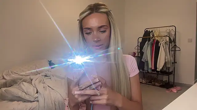 Snapshot of Naughtyblondex chatting on 07/12/26, 08:53 Naughtyblondex online show from 07/12/26, 08:53