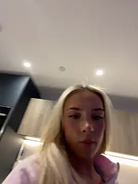 Naughtyblondex online show from 04/07/26, 11:50