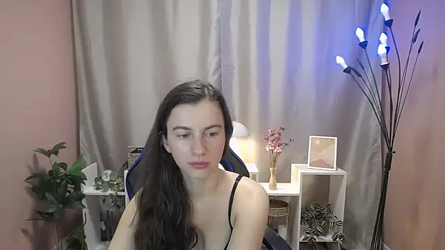 Snapshot of MistyBree chatting on 07/17/26, 08:11 MistyBree online show from 07/17/26, 08:11