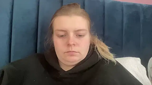 Snapshot of Ellarose-xo chatting on 03/02/26, 01:29 Ellarose-xo online show from 03/02/26, 01:29