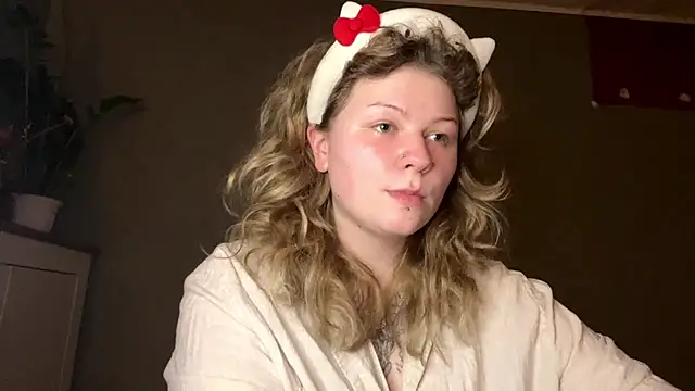 YoungAlina online show from 04/16/26, 09:39