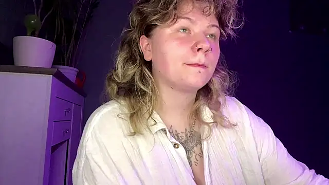 YoungAlina online show from 07/14/26, 10:49