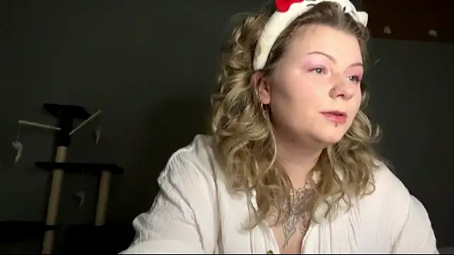 YoungAlina online show from 03/07/26, 12:43