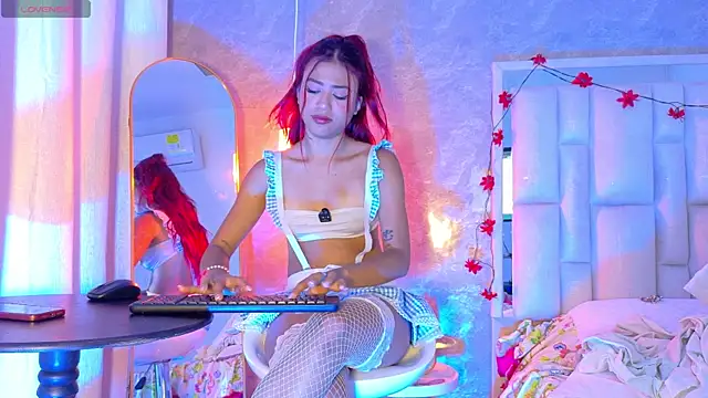 Bella-Sanders online show from 04/14/26, 11:26