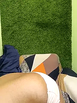 Snapshot of misti-boudii chatting on 03/12/26, 04:33 misti-boudii online show from 03/12/26, 04:33