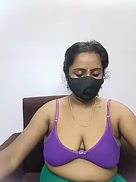 Snapshot of misti-boudii chatting on 06/04/26, 03:06 misti-boudii online show from 06/04/26, 03:06