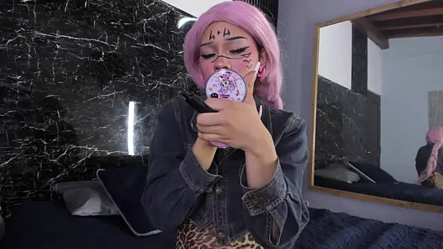 Roxy-Sweett online show from 04/11/26, 04:20