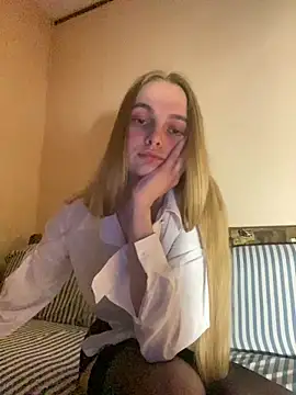 LunaVey online show from 04/02/26, 05:52