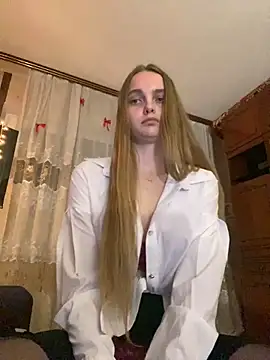 Snapshot of LunaVey chatting on 06/12/26, 06:38 LunaVey online show from 06/12/26, 06:38