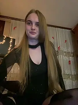 LunaVey online show from 05/26/26, 06:28