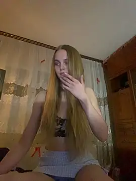 LunaVey online show from 04/09/26, 06:25