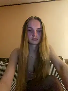 LunaVey online show from 04/07/26, 05:48