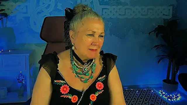 LilaMaharani online show from 05/18/26, 01:05