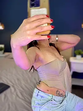 Jadee 01 online show from 04/08/26, 11:06