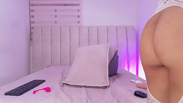 sofi velezz online show from 03/15/26, 12:01