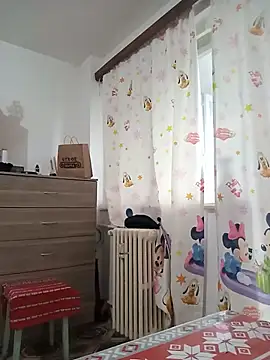 Snapshot of roxana_e43 chatting on 07/21/26, 04:36 roxana e43 online show from 07/21/26, 04:36