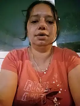 Snapshot of roxana_e43 chatting on 06/01/26, 07:13 roxana e43 online show from 06/01/26, 07:13