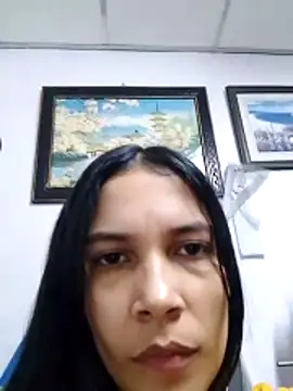 Snapshot of BiancaRoyale chatting on 05/21/26, 08:44 BiancaRoyale online show from 05/21/26, 08:44