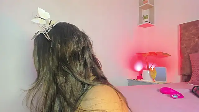 laurengarciaa online show from 03/23/26, 10:42