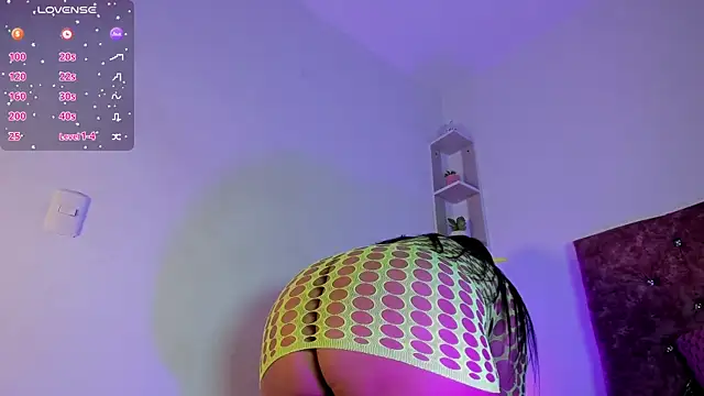 laurengarciaa online show from 04/17/26, 10:18