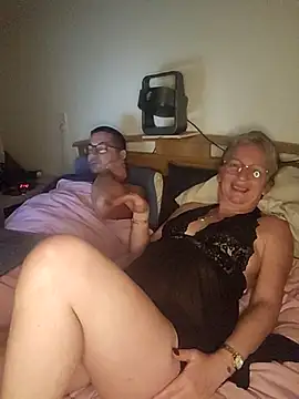 lescoquinsdu40 online show from 03/18/26, 08:43