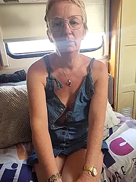 lescoquinsdu40 online show from 03/19/26, 02:28