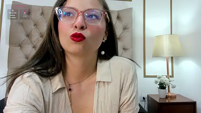 Isabella HartX online show from 03/25/26, 12:15