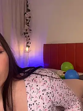 Caandace online show from 04/11/26, 07:17