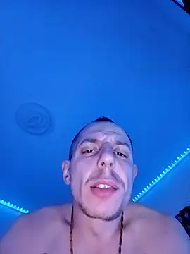 Hugo1993 online show from 04/01/26, 07:44