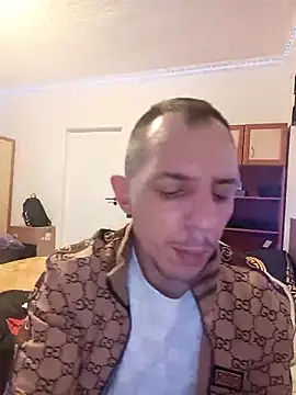 Hugo1993 online show from 04/02/26, 09:16