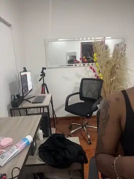 Emi rousse online show from 03/21/26, 11:58