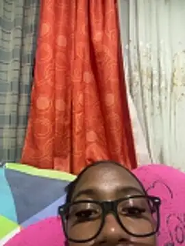 Emi rousse online show from 04/14/26, 03:55