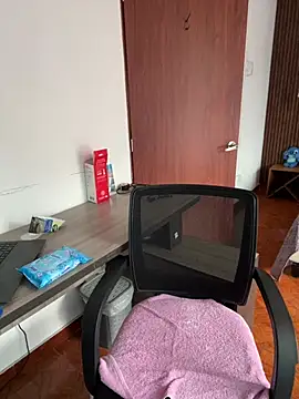 Emi rousse online show from 03/18/26, 12:19